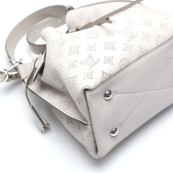 Louis Vuitton keybell Mahina Mulia Shoulder Bag - Picture 4 of 10